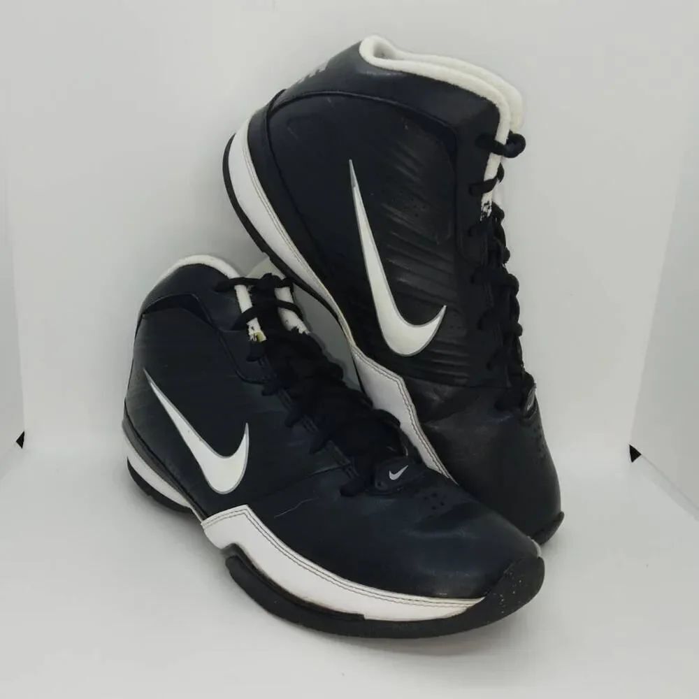 Nike Quick Handle Boy's Pre-owned Black & White Basketball Sneakers - sz. 7Y